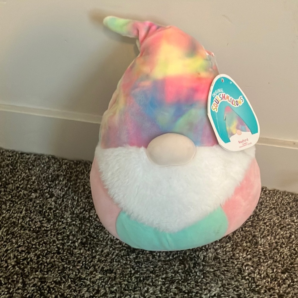Tye dye and pink nose, squish, mellow